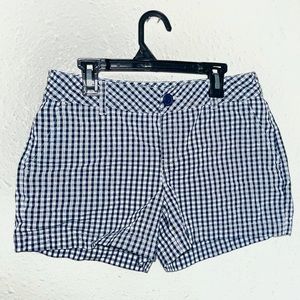 Maurices size 3 / 4 blue and white checkered short